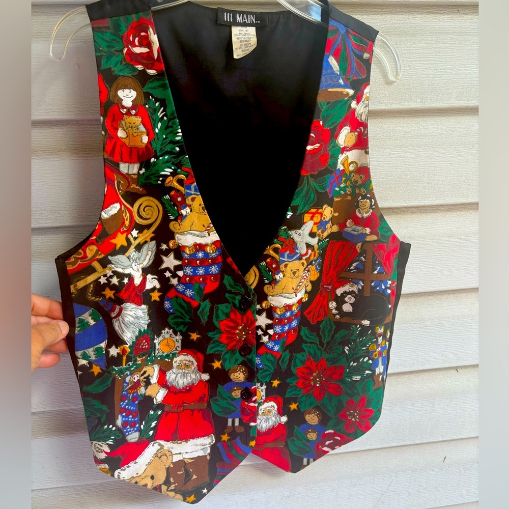 111 Main vintage Christmas Holiday Vest.Poinsettias, snowman, and Santa clause M